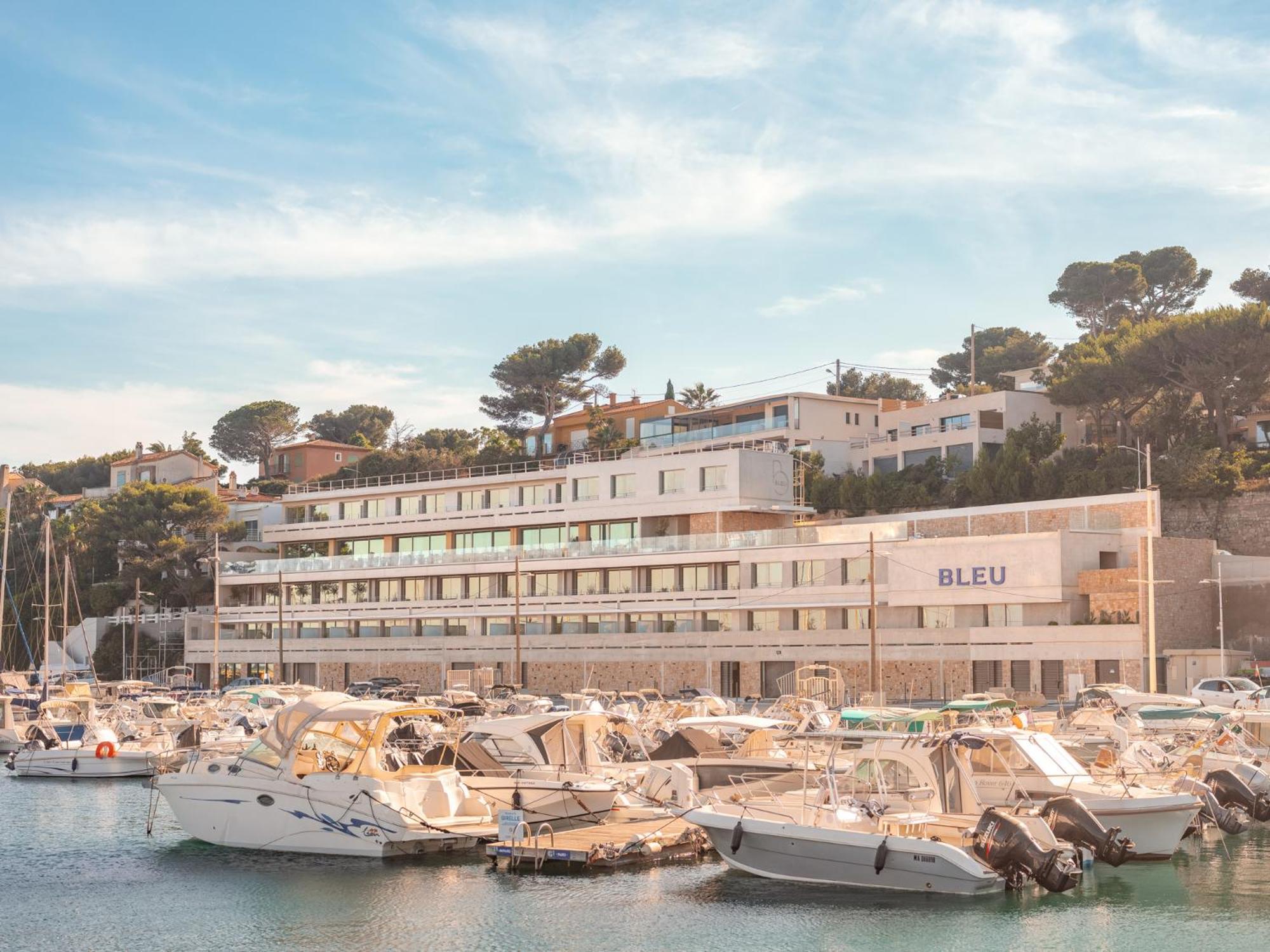 Hotel Bleu & 4*