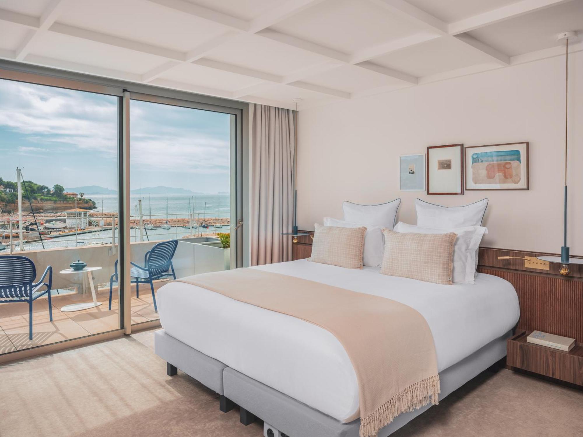 Hotel Bleu & 4*